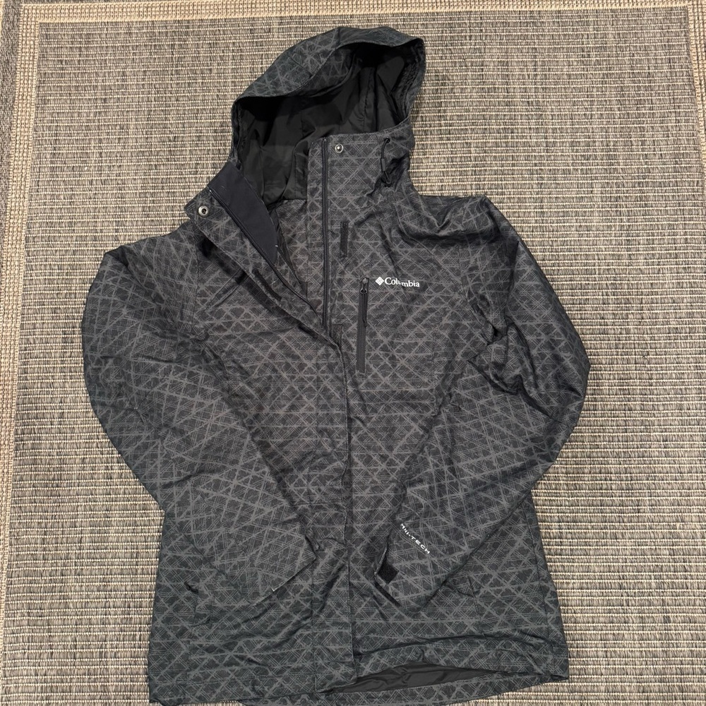 Columbia Omnitech Black Ski & Snow Outershell.